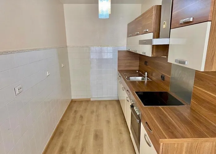 Three Bedroom Near Metro Wien